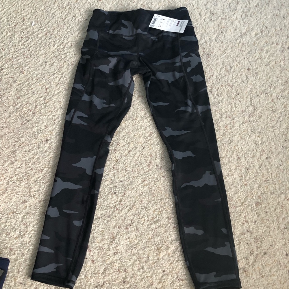 Athleta Camo Contender 7/8 Tight - Picture 4 of 5